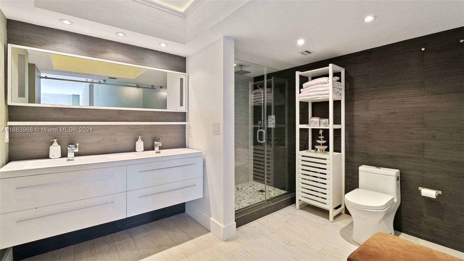 881 Ocean Dr #8A, Key Biscayne FL 33149
