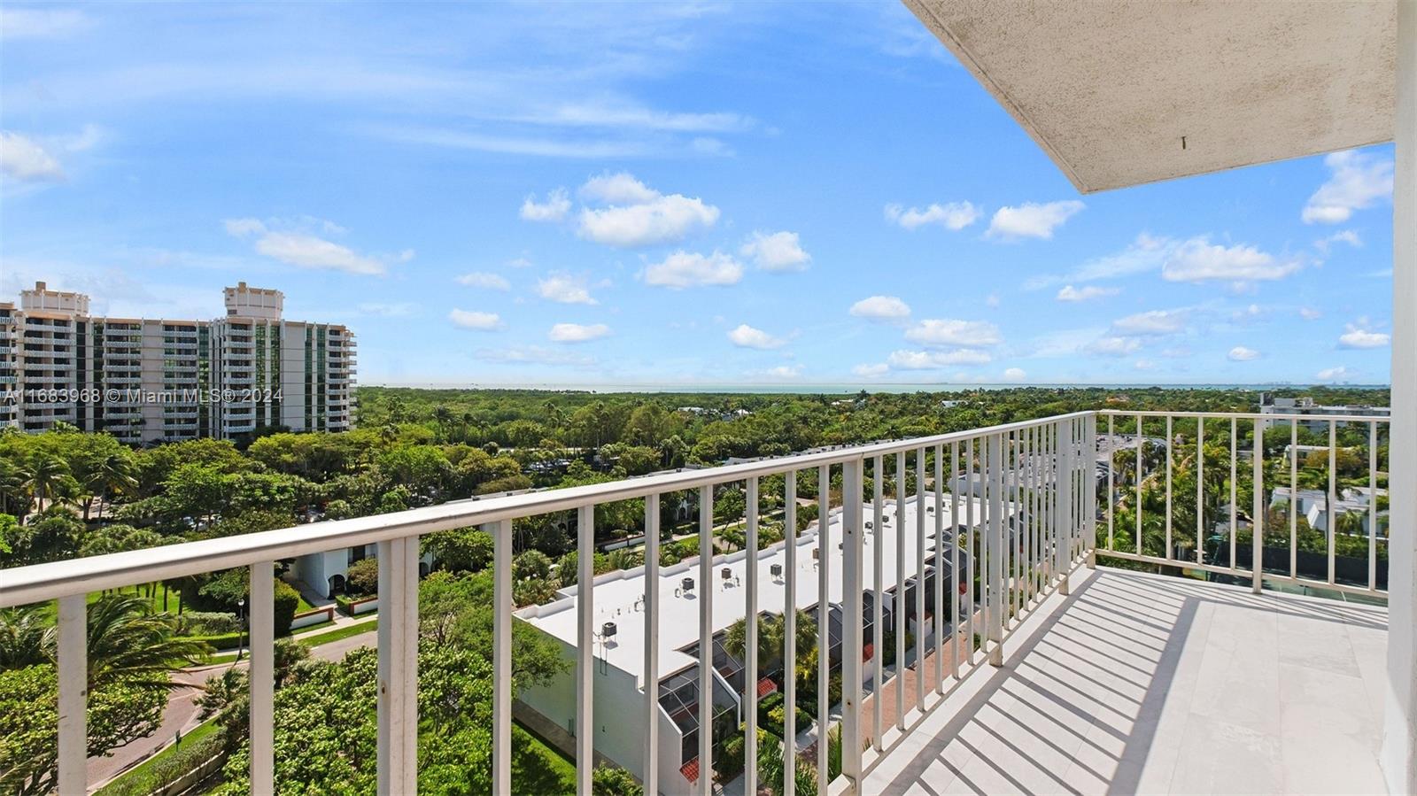 881 Ocean Dr #8A, Key Biscayne FL 33149