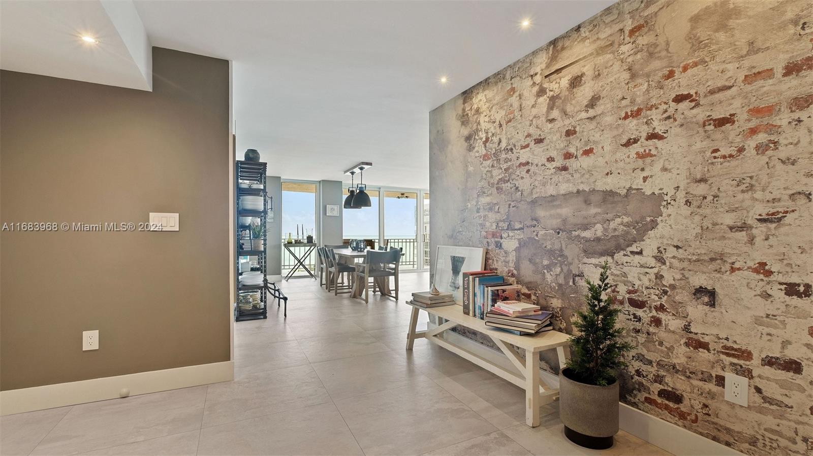 881 Ocean Dr #8A, Key Biscayne FL 33149