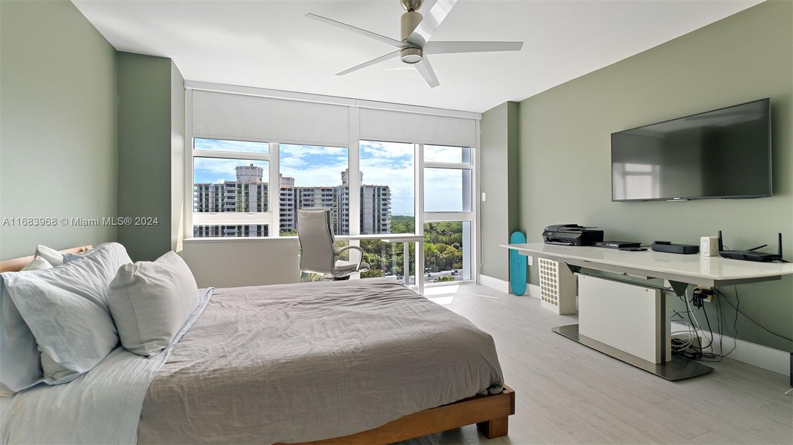 881 Ocean Dr #8A, Key Biscayne FL 33149
