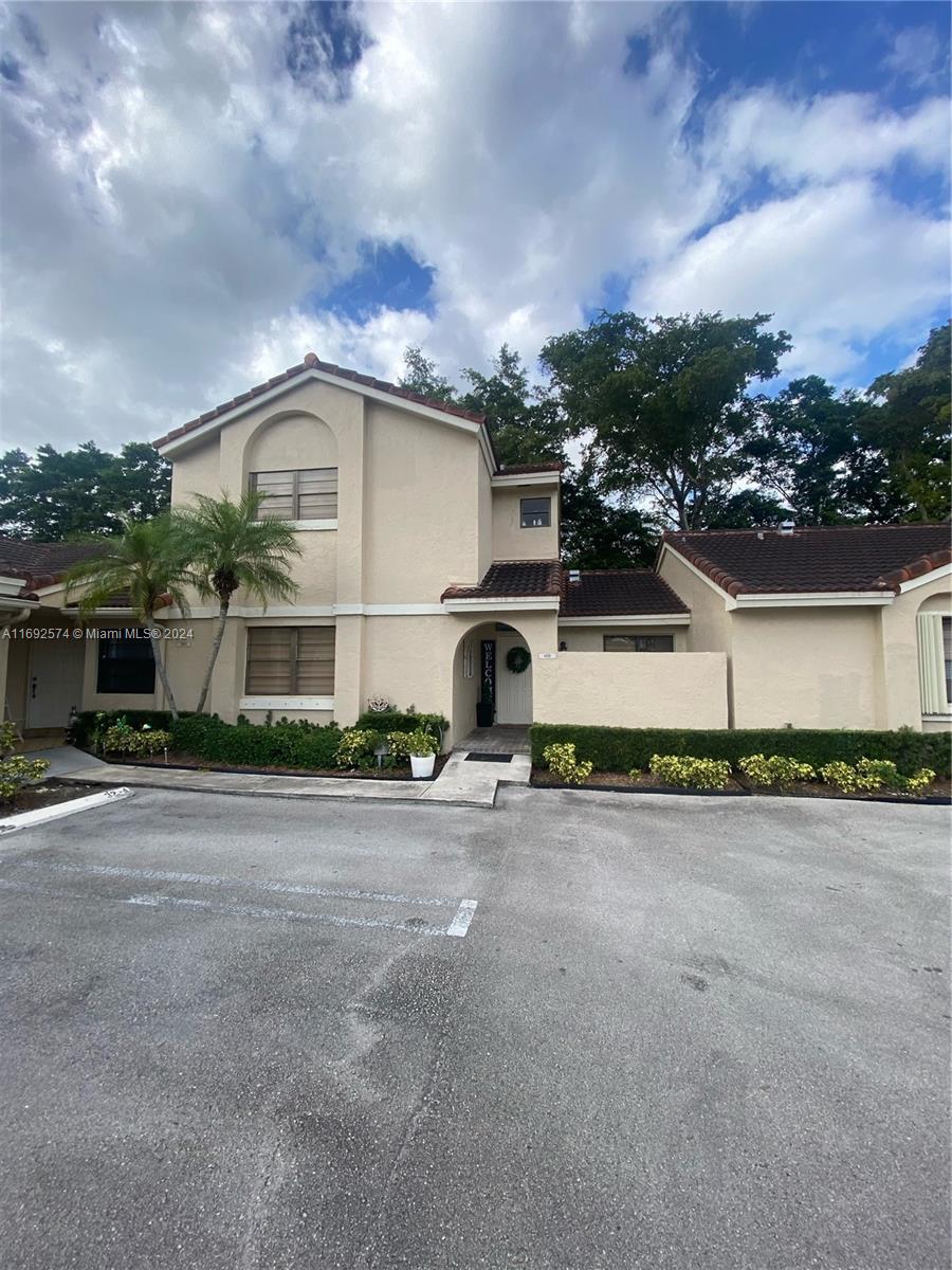 6111 NW 171st St, Hialeah, Florida image 1