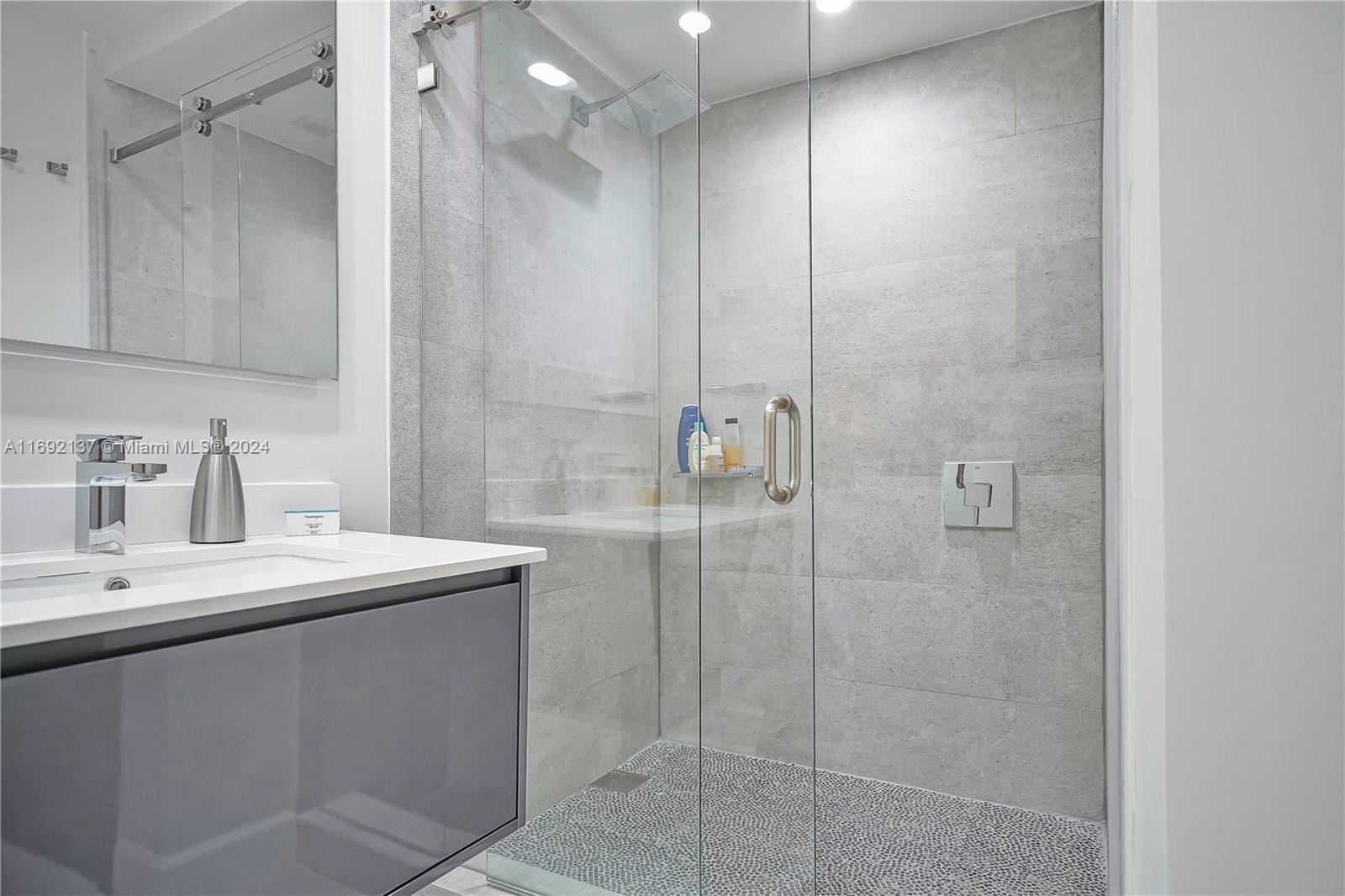 901 Brickell Key Blvd #2507, Miami FL 33131