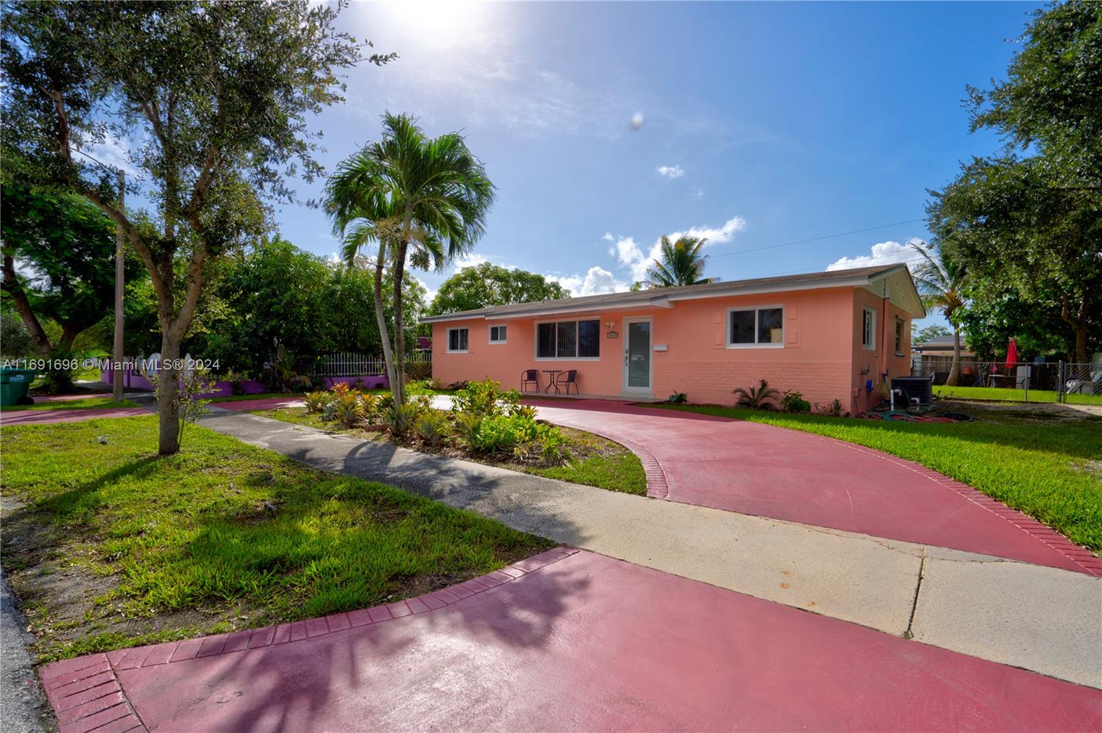 10610 SW 203rd Ter, Cutler Bay, Florida image 2