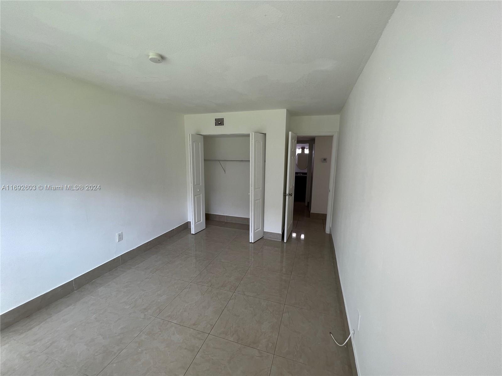 3600 NW 21st St #114, Lauderdale Lakes, Florida image 5