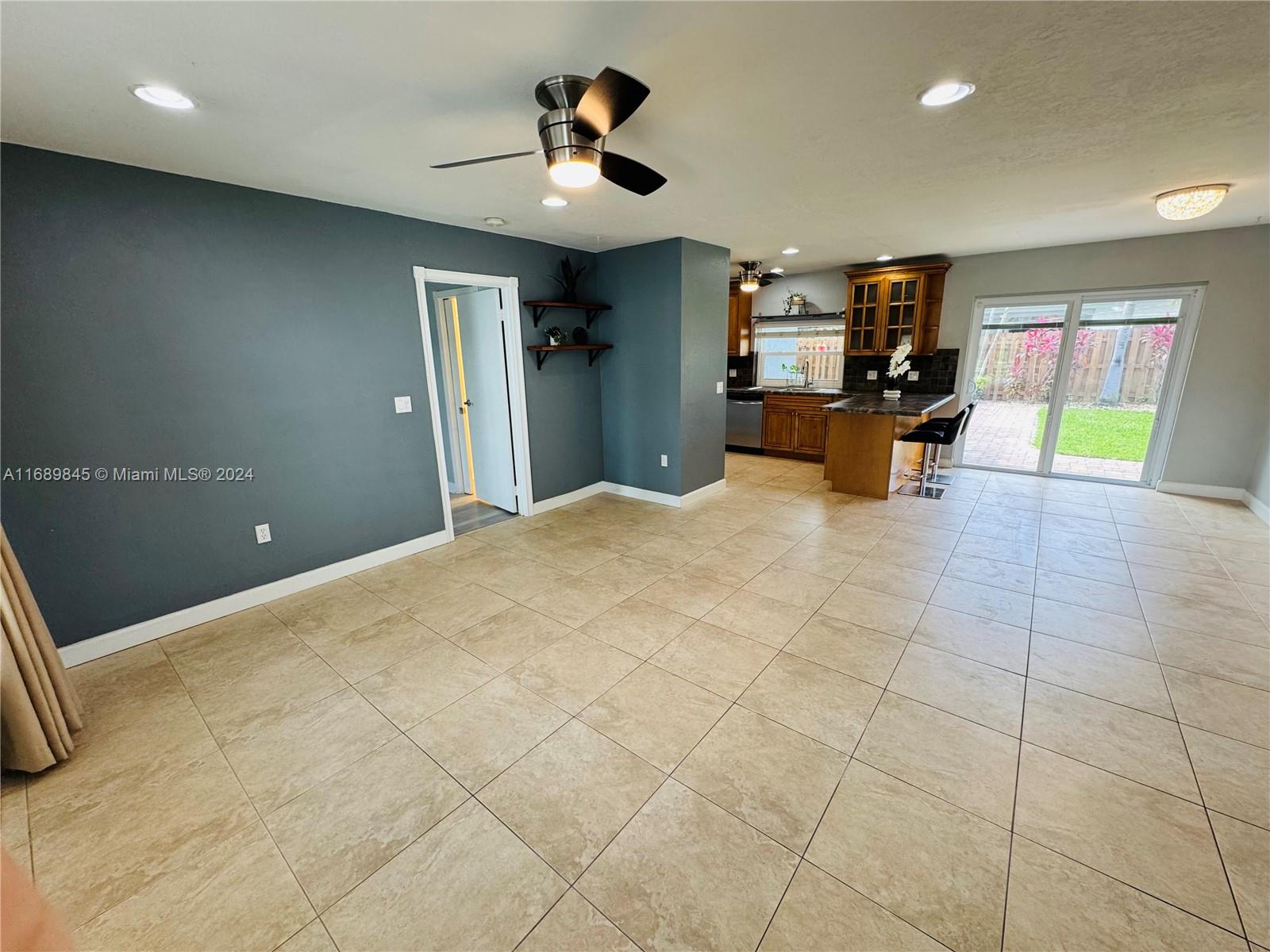 4211 NW 113th Ave, Sunrise, Florida image 3