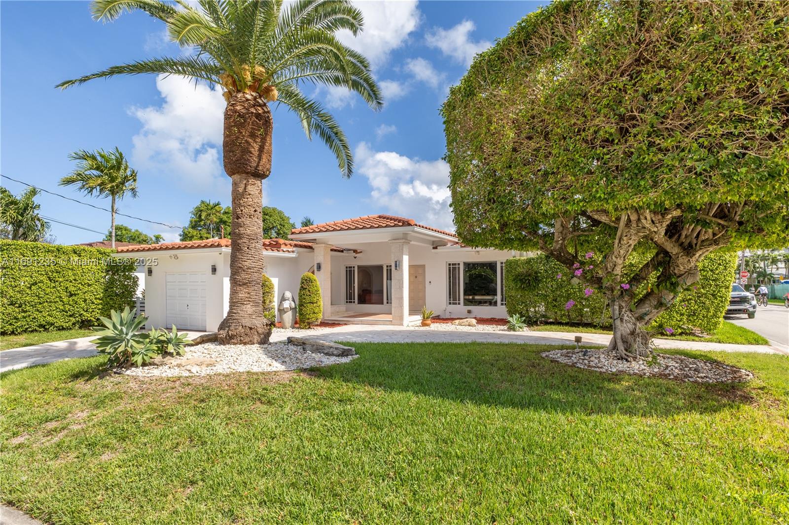 8801 Dickens Ave, Surfside, Florida image 3