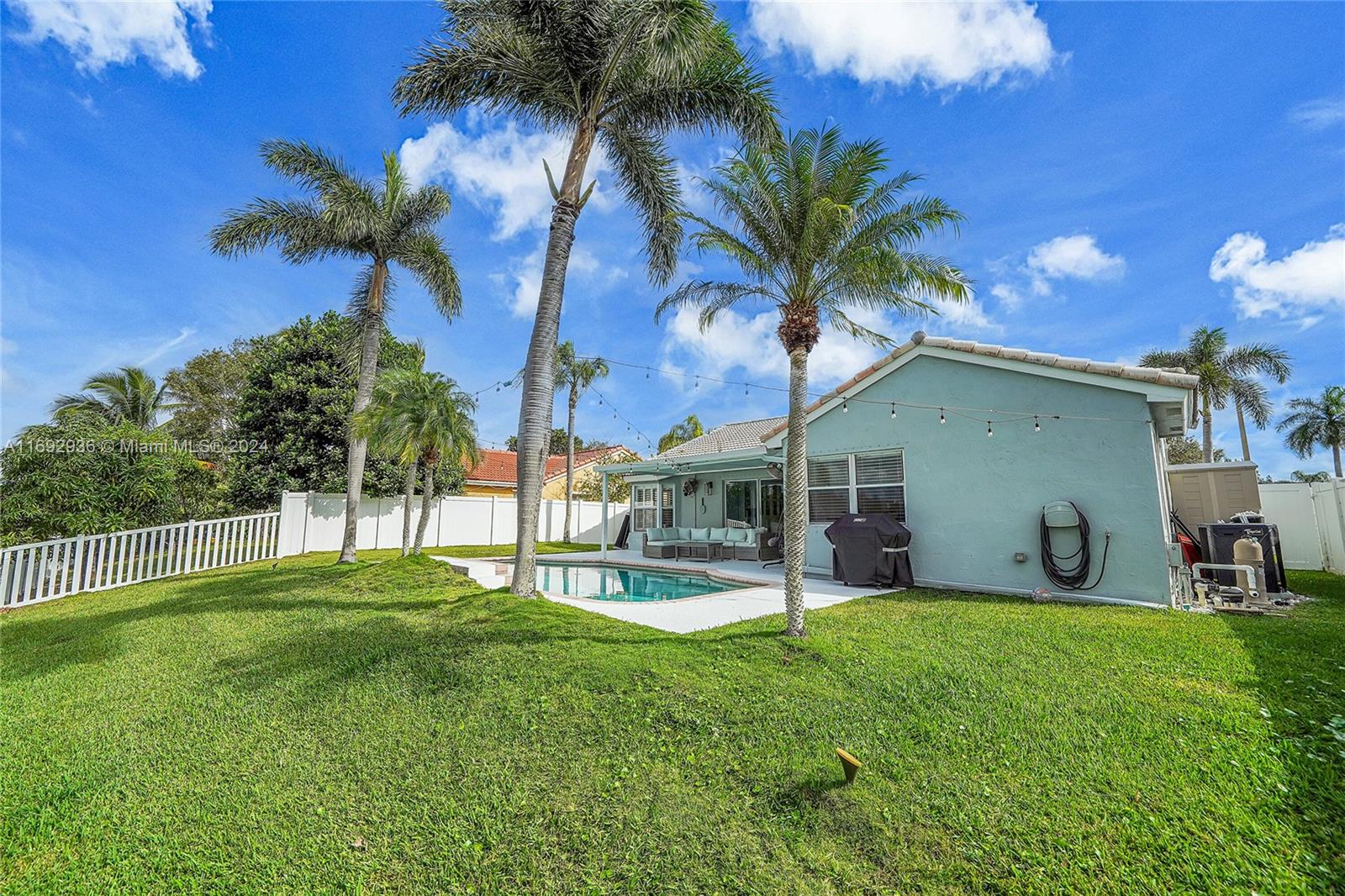 760 SW 164th Ave, Pembroke Pines, Florida image 40