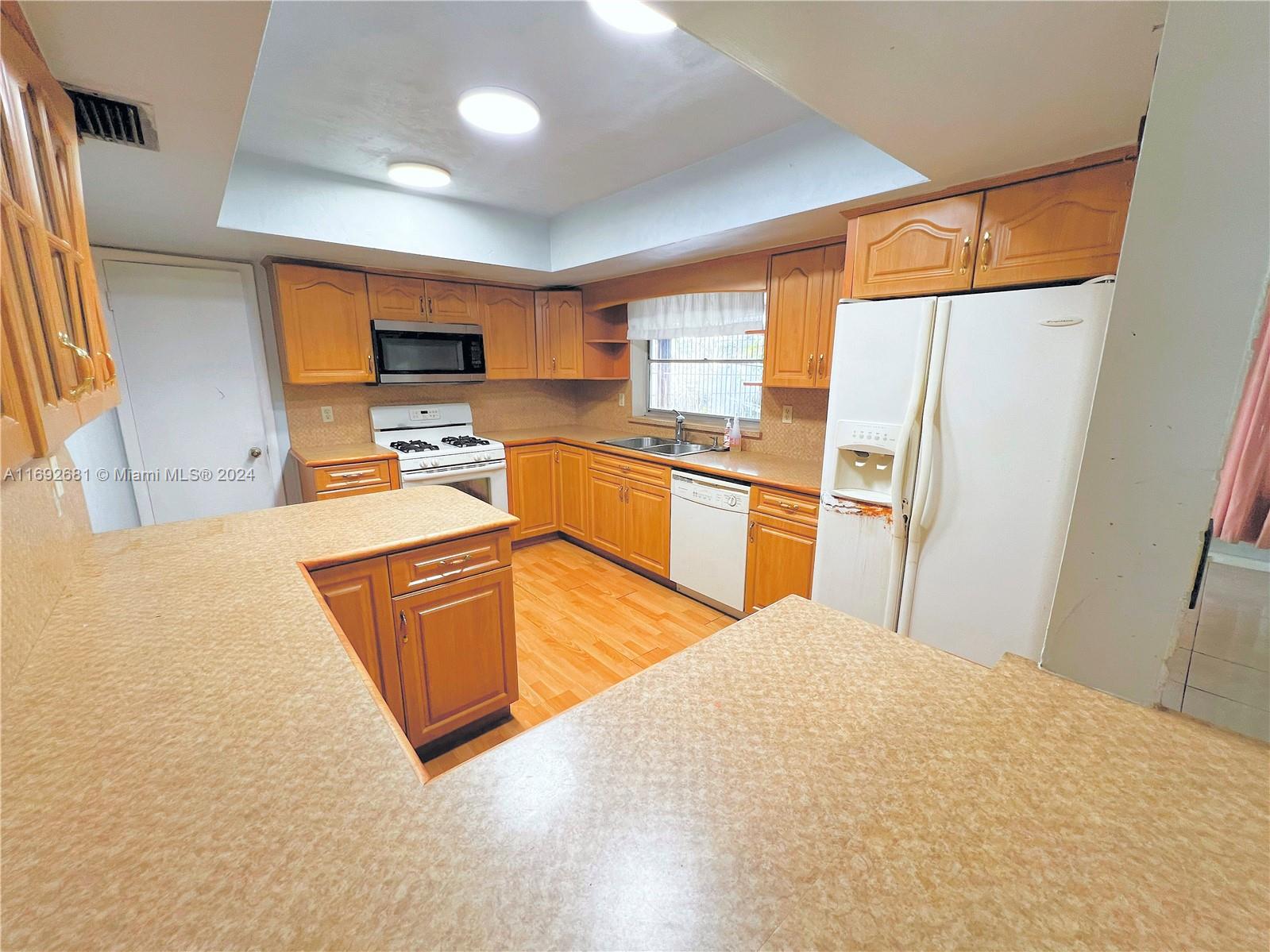 Listing Photo 7