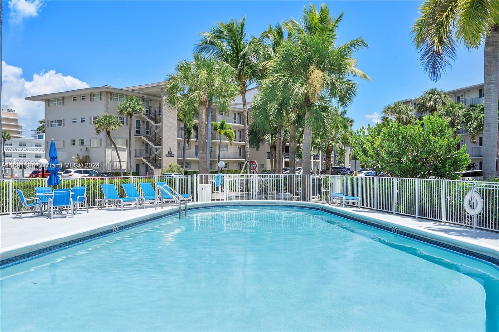 470 Paradise Isle #308, Hallandale Beach, Florida image 25