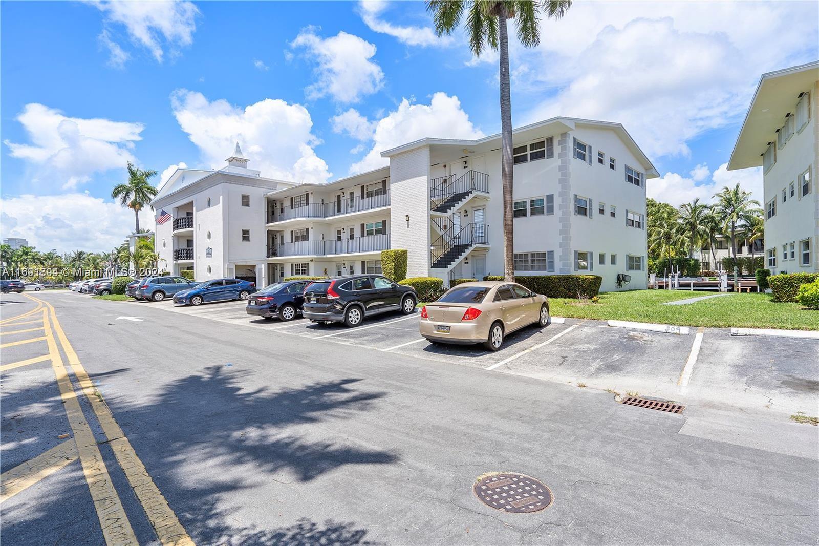 470 Paradise Isle #308, Hallandale Beach, Florida image 32