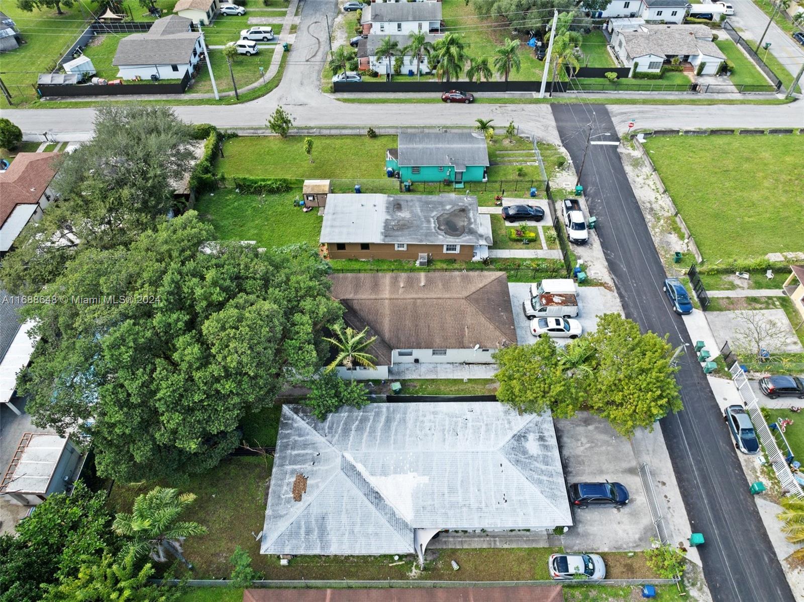 2788 NW 48th St, Miami, Florida image 13