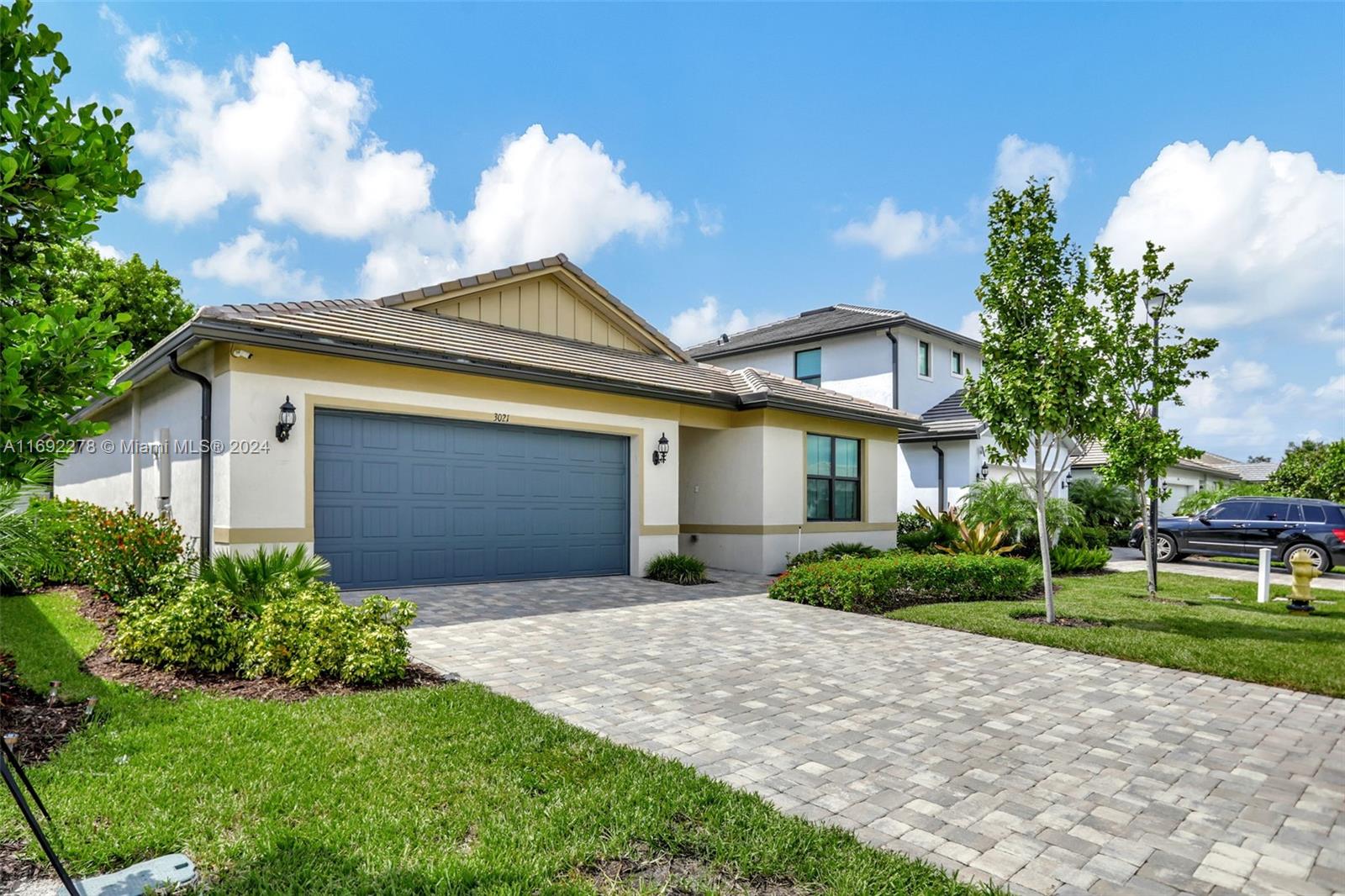 3021 Hibiscus Ave, Lauderdale Lakes, Florida image 3