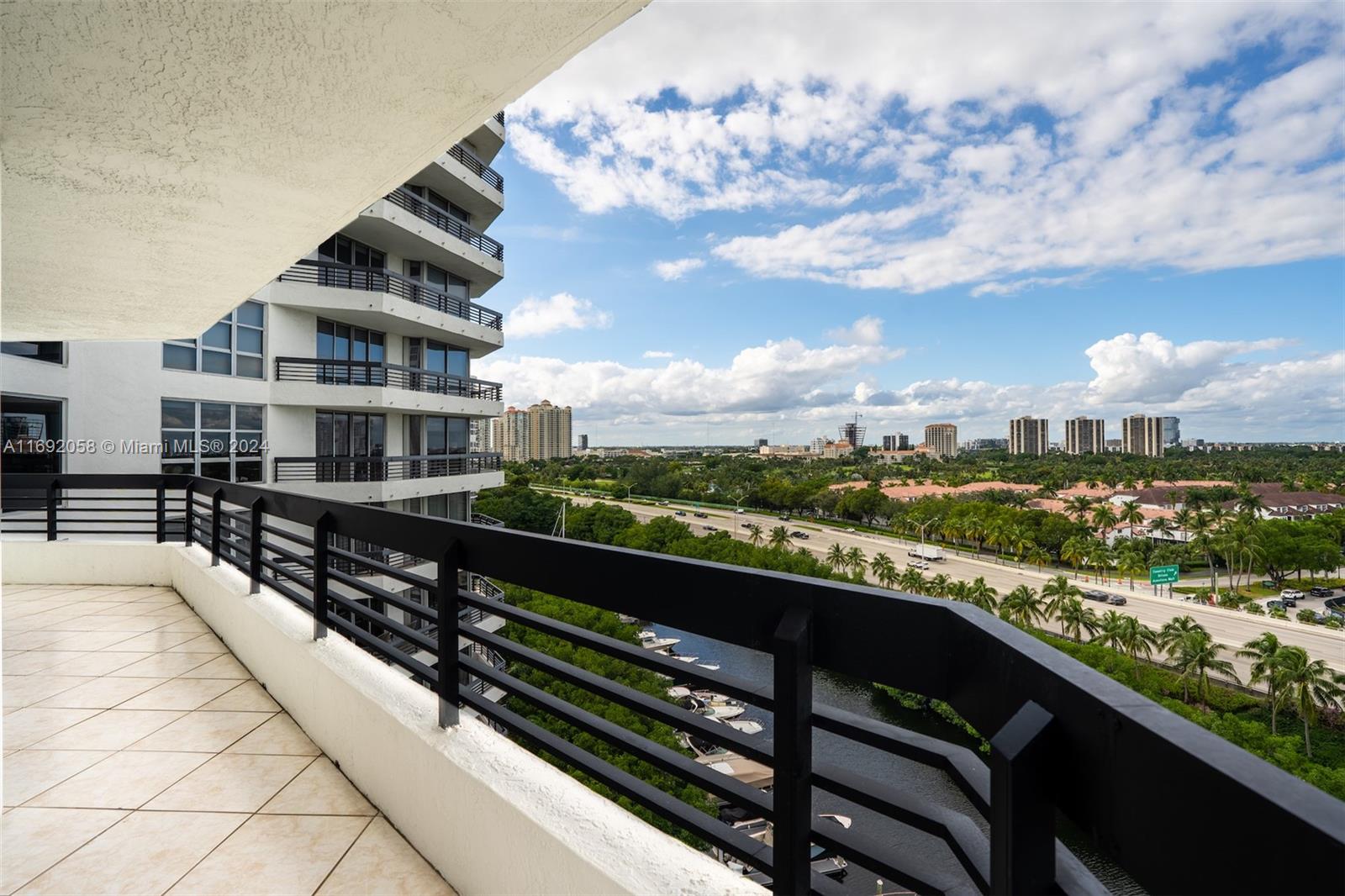 3500 Mystic Pointe Dr #1205, Aventura, Florida image 26