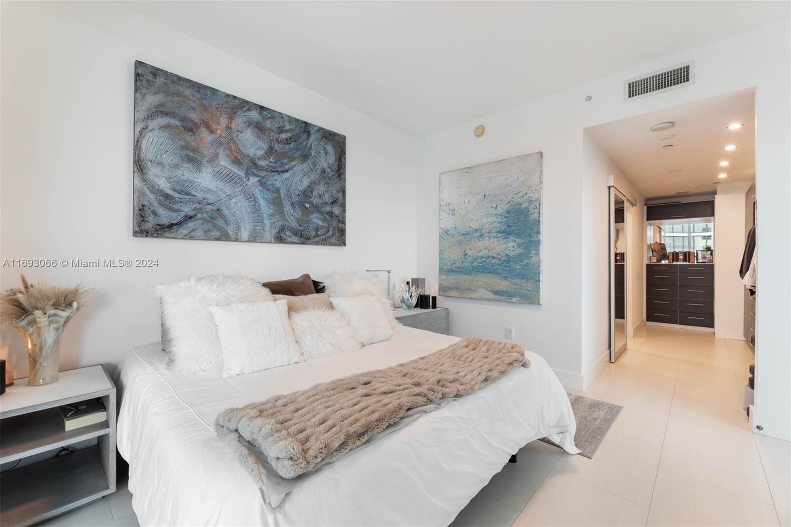 900 Biscayne Blvd #2312, Miami FL 33132