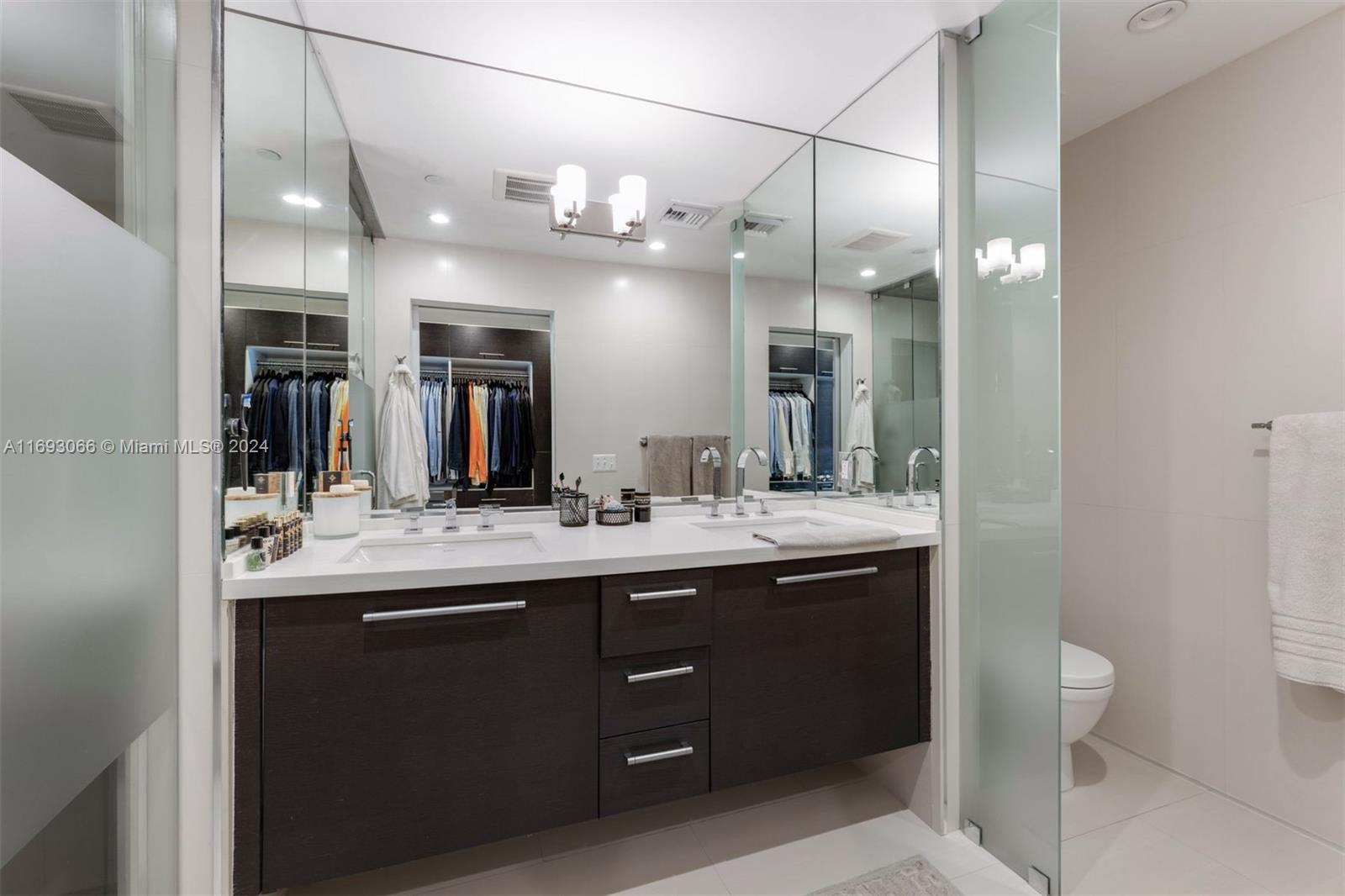 900 Biscayne Blvd #2312, Miami FL 33132