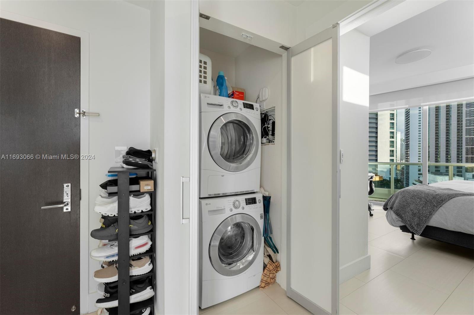 900 Biscayne Blvd #2312, Miami FL 33132
