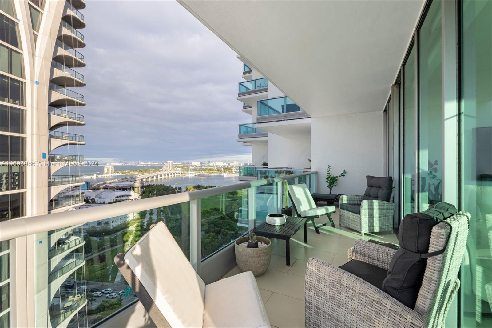 900 Biscayne Blvd #2312, Miami FL 33132