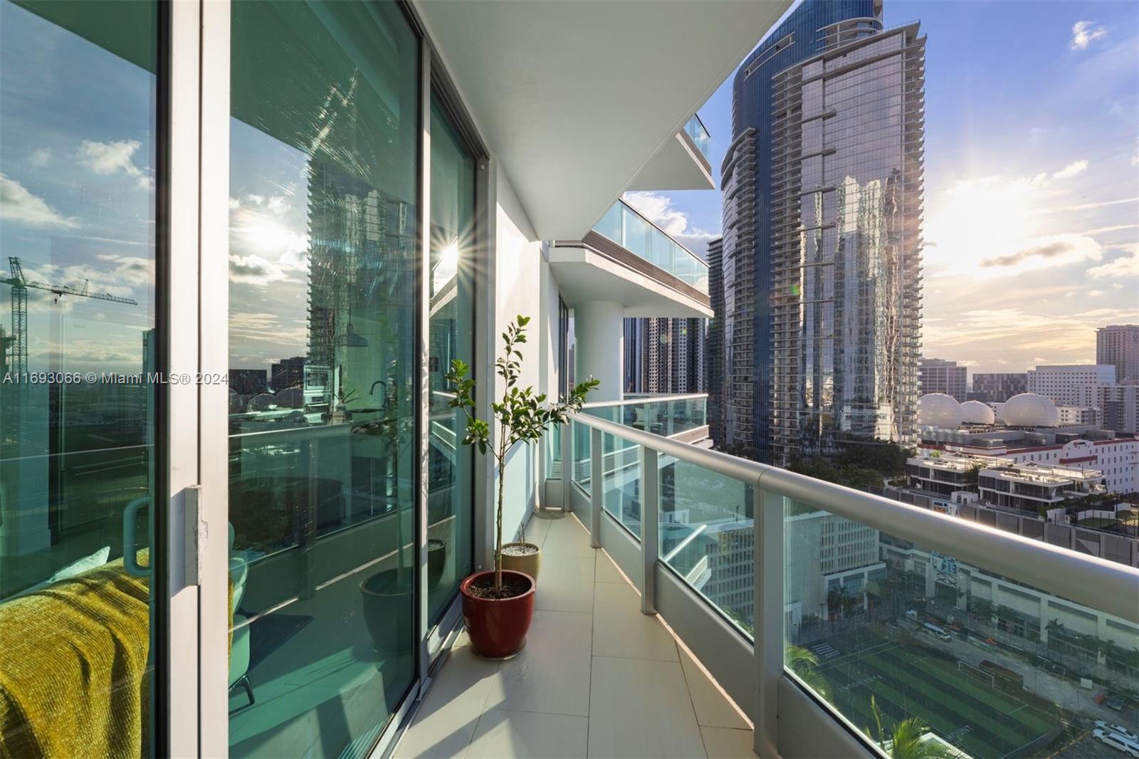 900 Biscayne Blvd #2312, Miami FL 33132