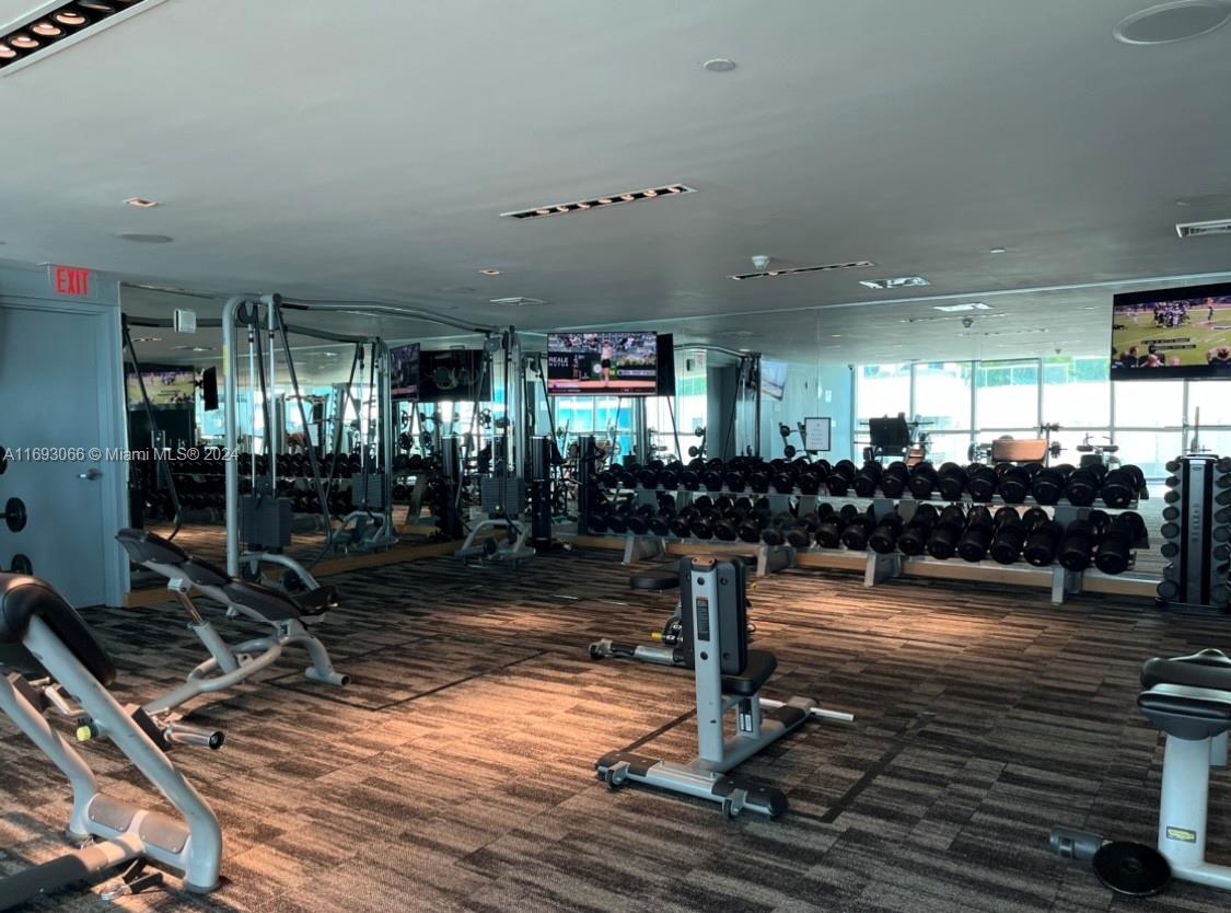 900 Biscayne Blvd #2312, Miami FL 33132