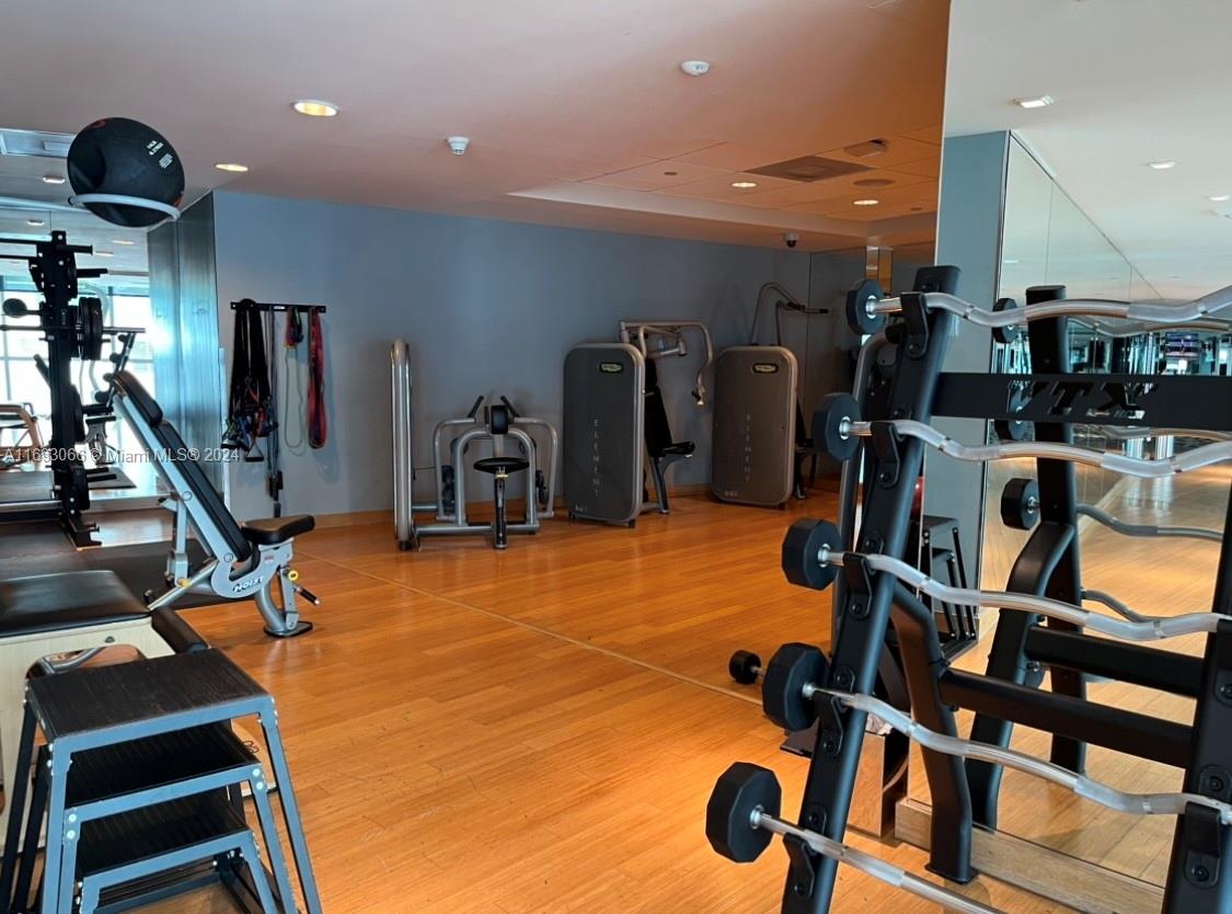 900 Biscayne Blvd #2312, Miami FL 33132