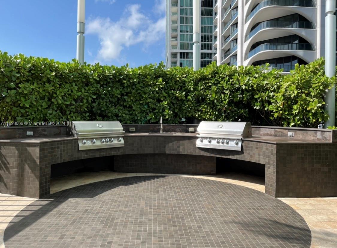 900 Biscayne Blvd #2312, Miami FL 33132