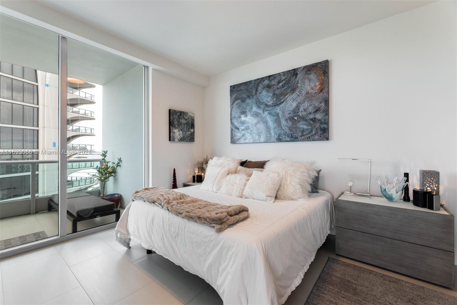 900 Biscayne Blvd #2312, Miami FL 33132
