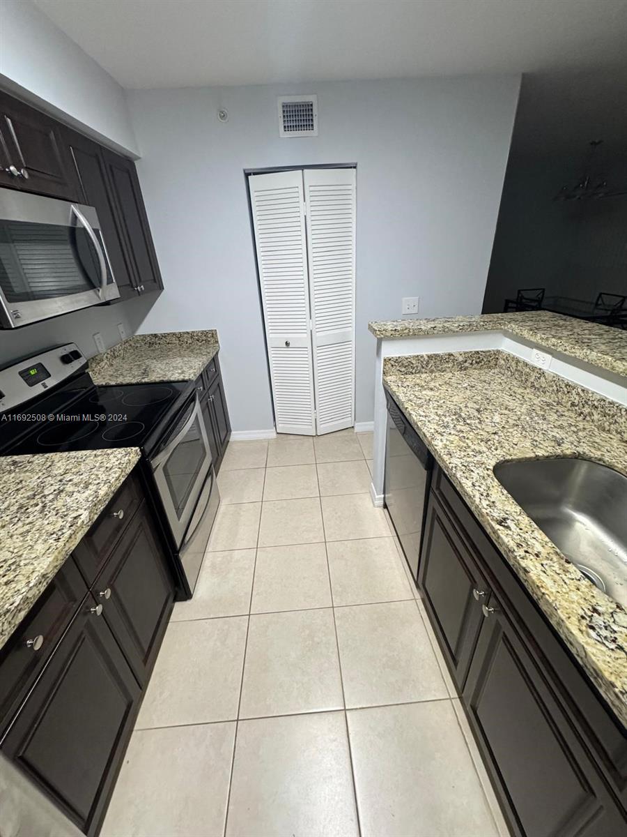 4241 San Marino Blvd #204, West Palm Beach, Florida image 2