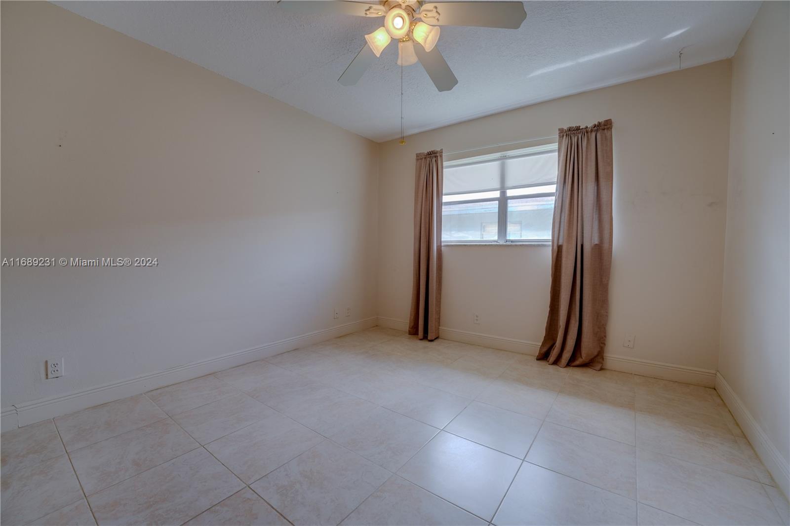 2905 Pierce St #17, Hollywood, Florida image 16