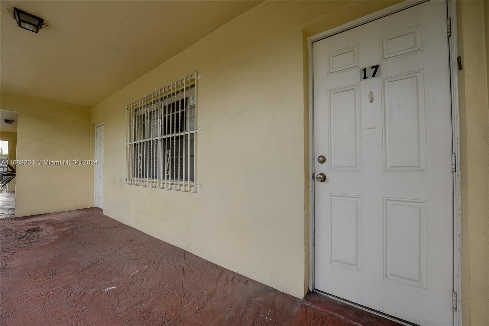 2905 Pierce St #17, Hollywood, Florida image 3