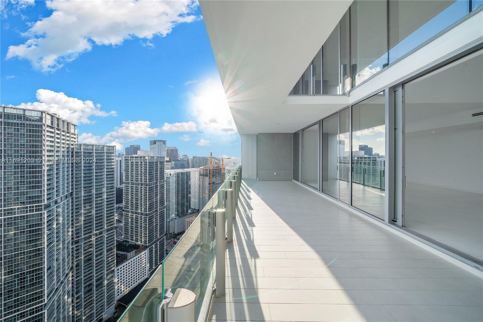 300 Biscayne Blvd Way #4802 DUPLEX, Miami, Florida image 2