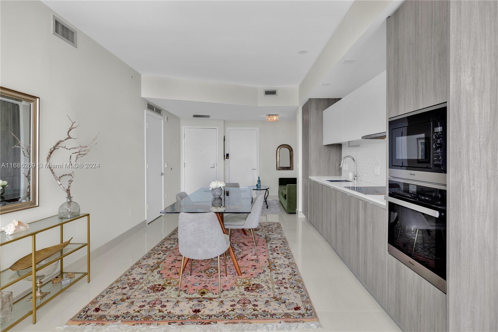 2900 NE 7th Ave #3208, Miami FL 33137