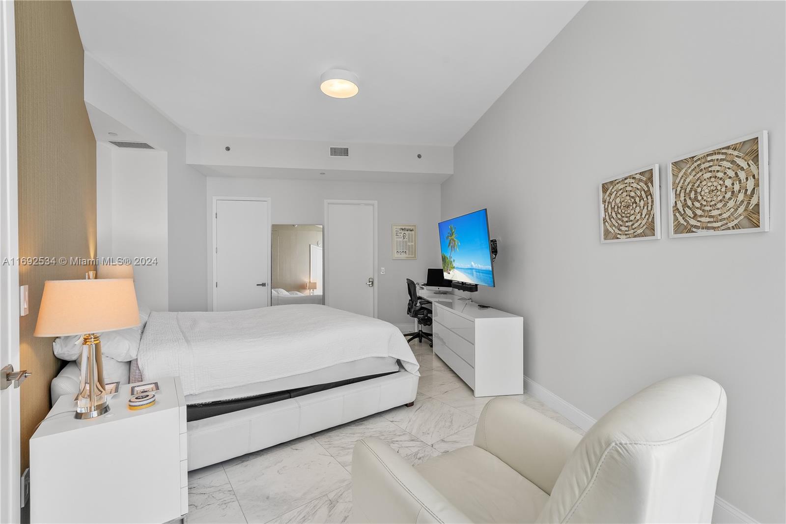 15901 Collins Ave, Sunny Isles Beach, Florida image 19