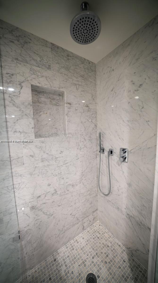 1000 Brickell Plz #3411, Miami FL 33131