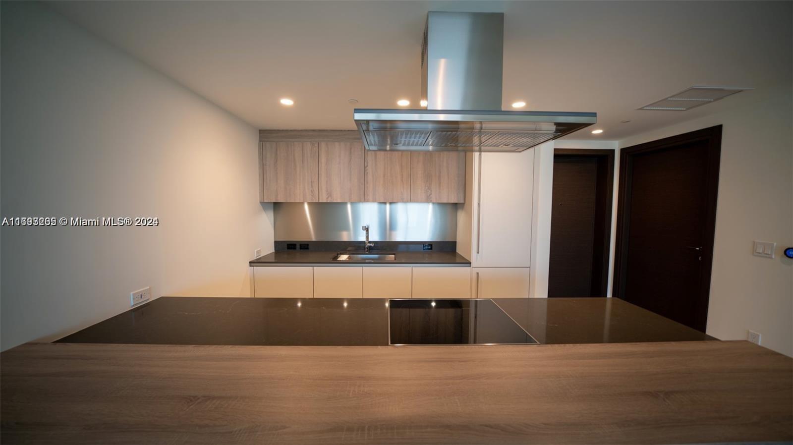 1000 Brickell Plz #3411, Miami FL 33131