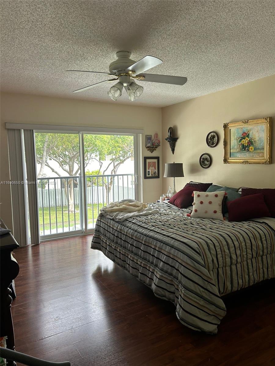 Residential, Doral, Florida image 10