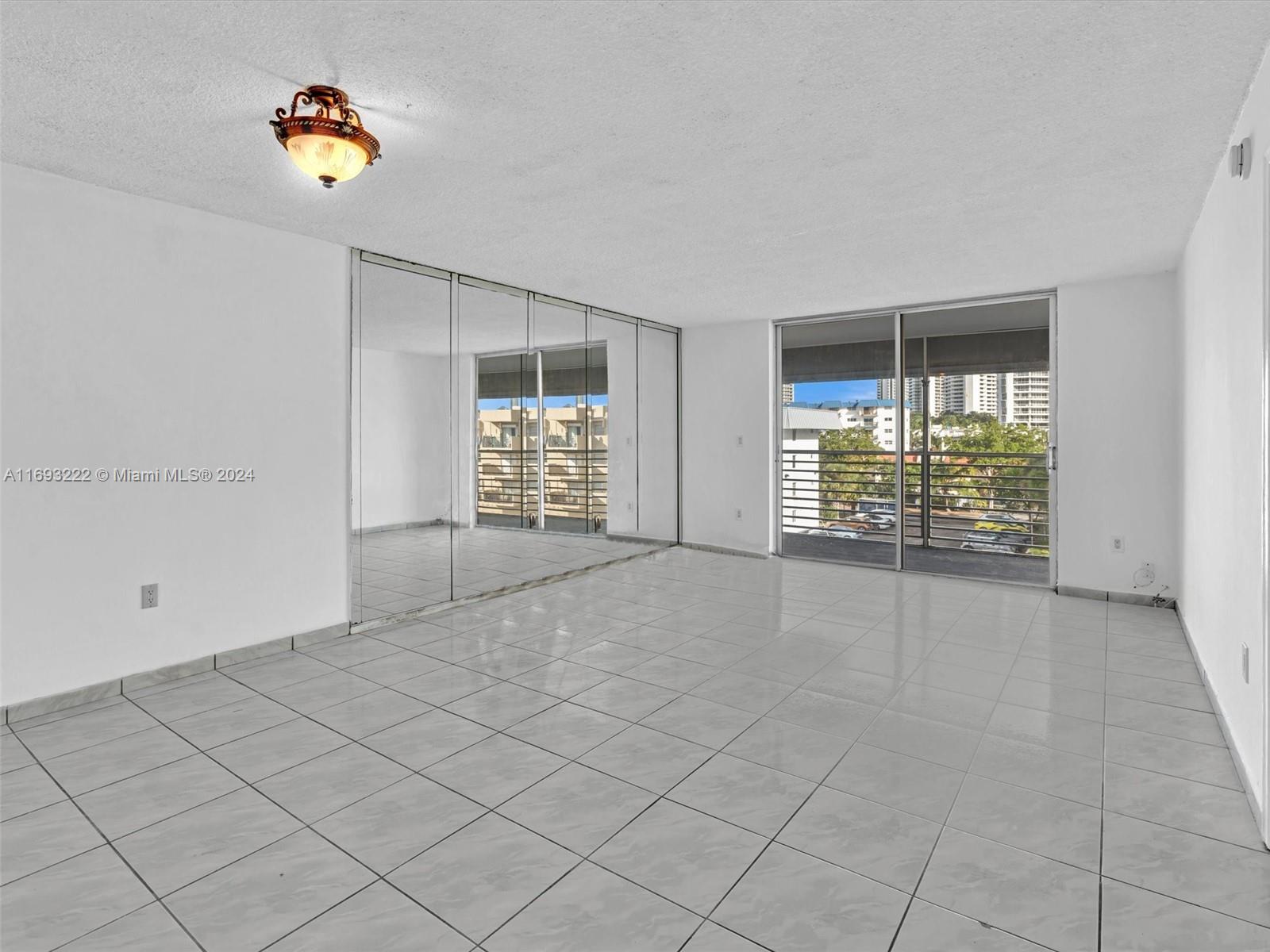 3849 NE 169th St #405, North Miami Beach, Florida image 2