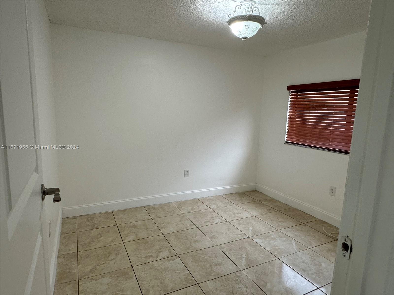 7952 W 29th Way #101, Hialeah, Florida image 13