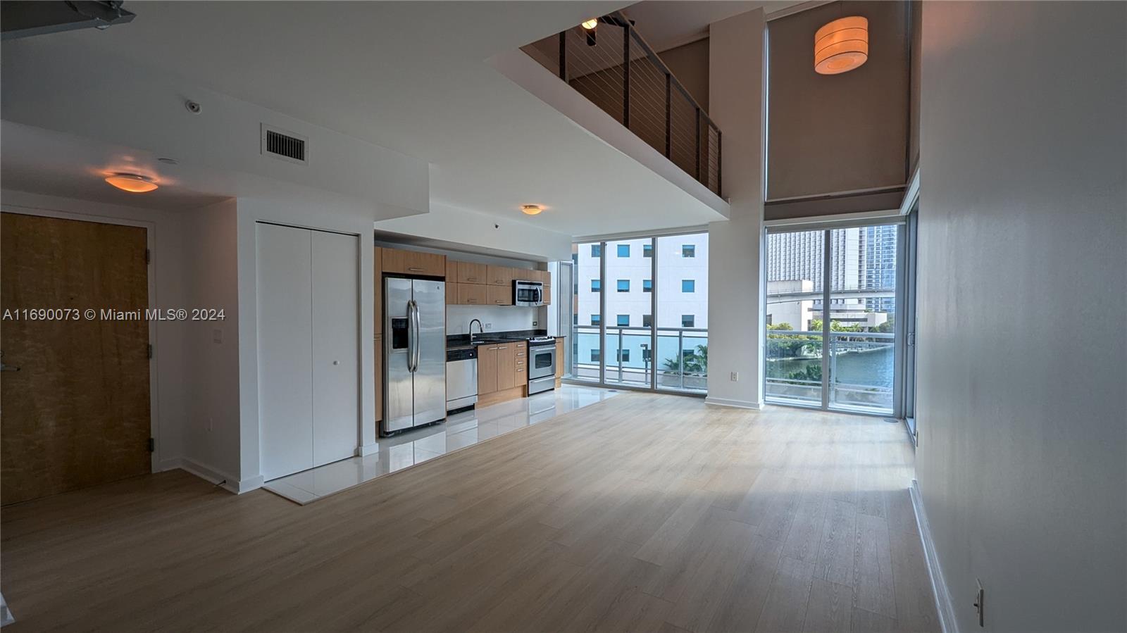 350 S Miami Ave #707, Miami FL 33130