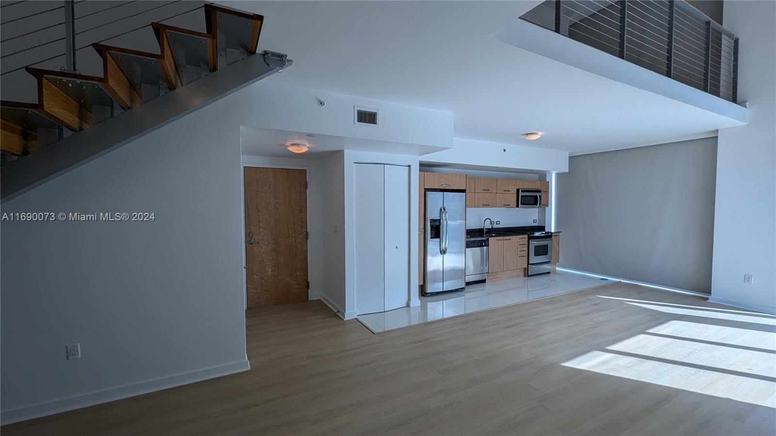 350 S Miami Ave #707, Miami FL 33130