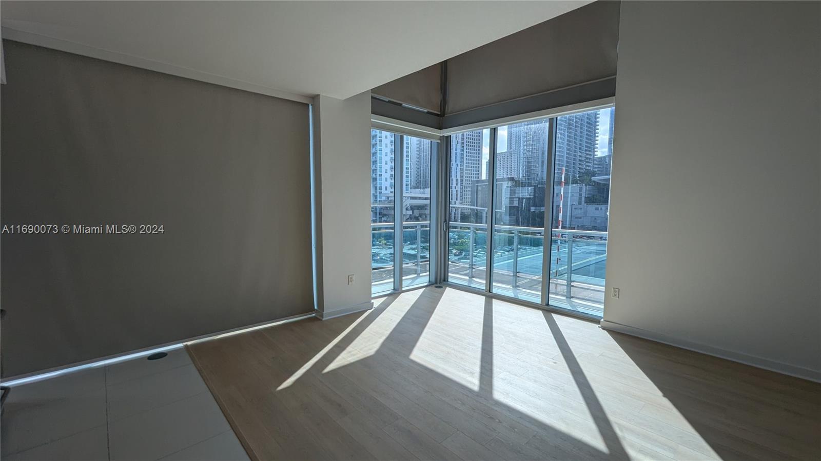 350 S Miami Ave #707, Miami FL 33130