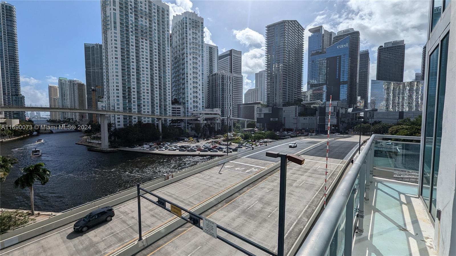 350 S Miami Ave #707, Miami FL 33130