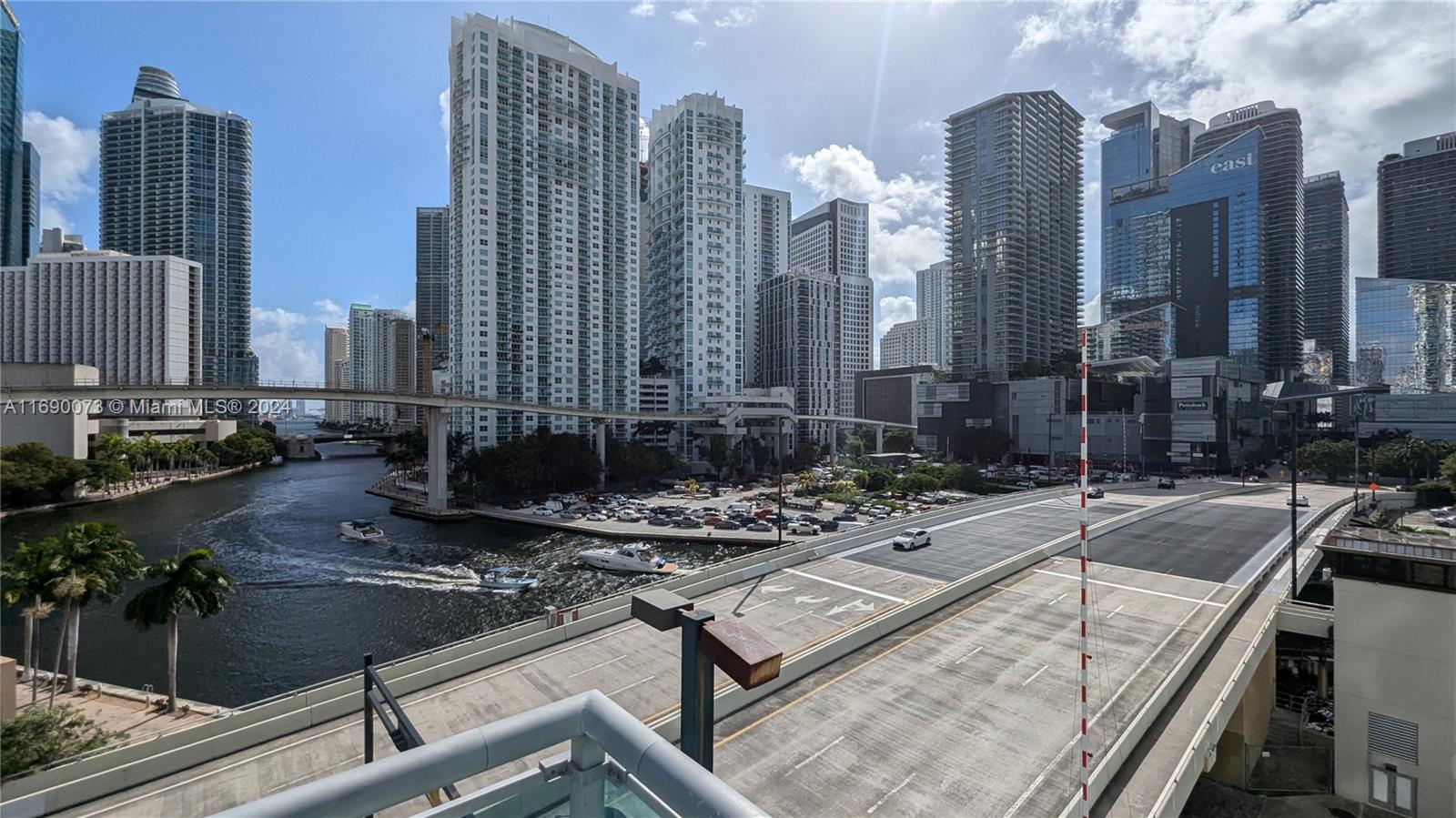 350 S Miami Ave #707, Miami FL 33130