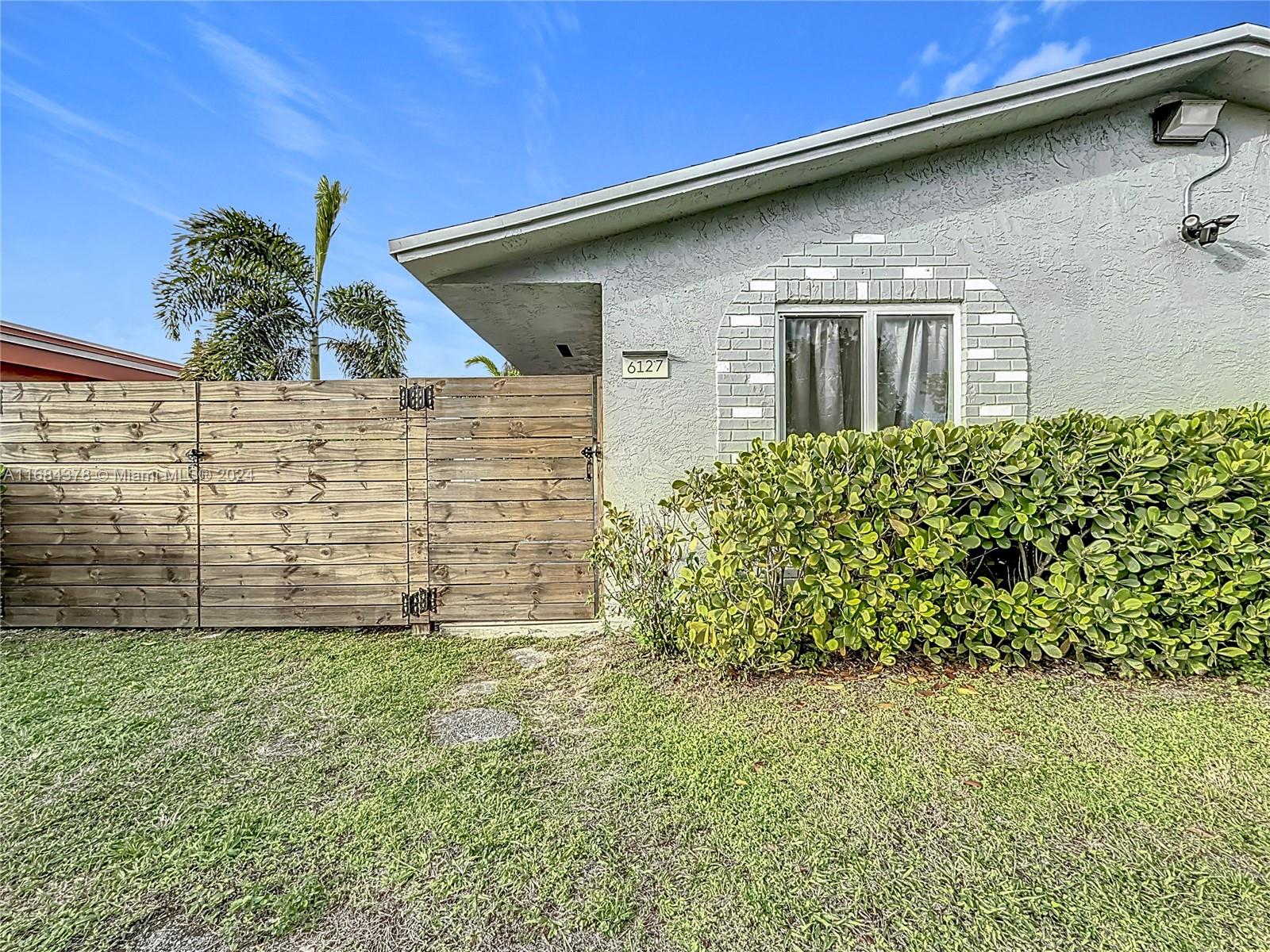 6127 SW 39th St, Miramar, Florida image 7