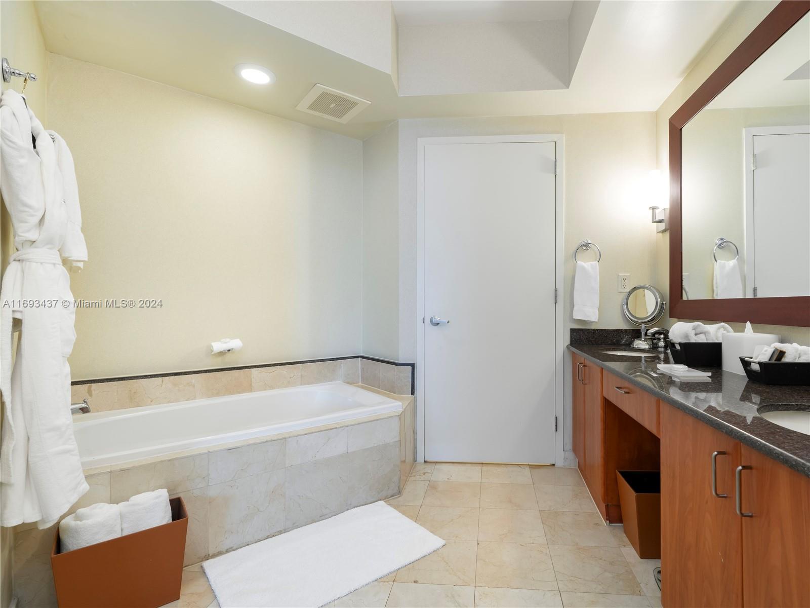 18001 Collins Ave #714, Sunny Isles Beach, Florida image 23