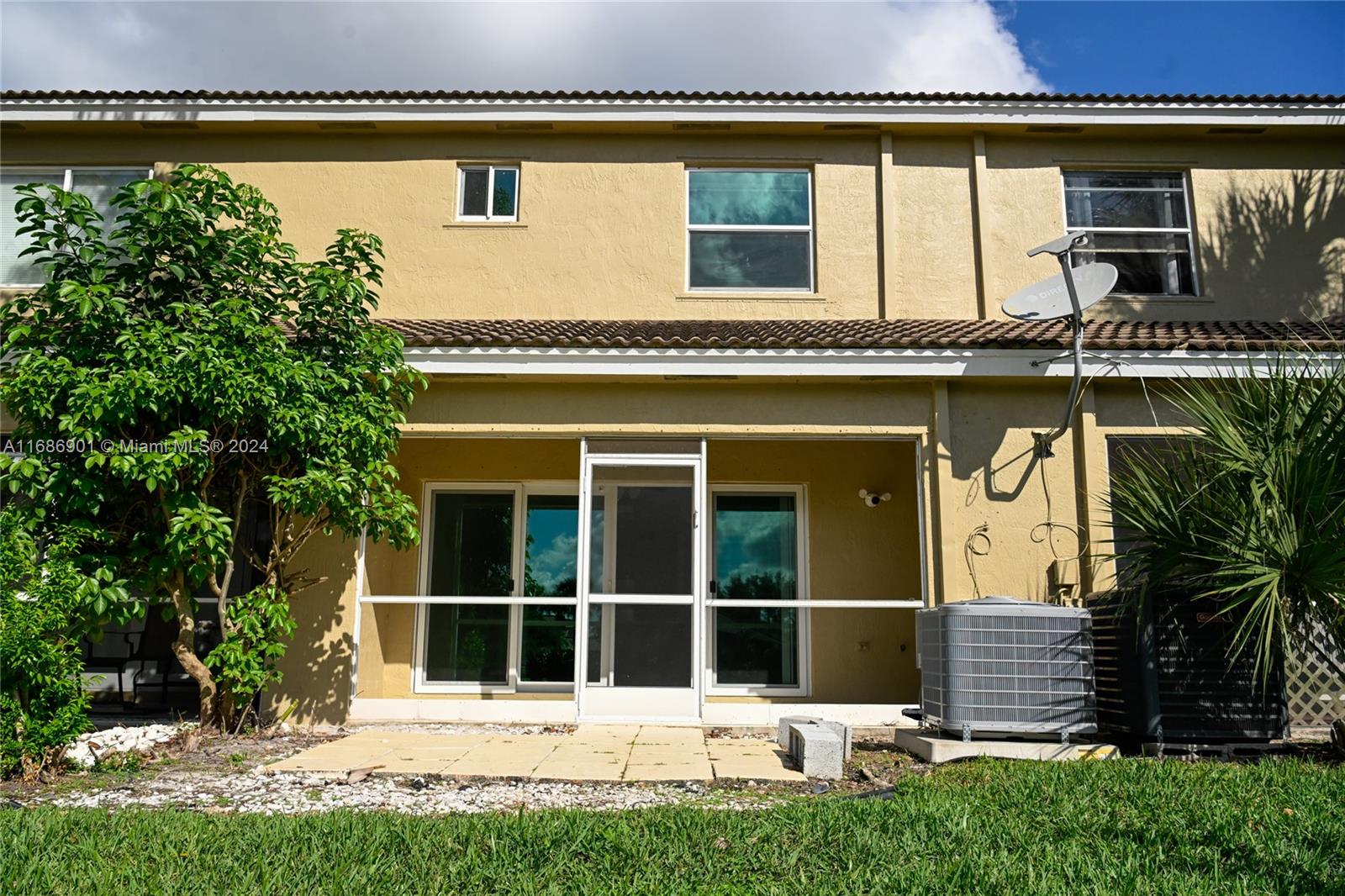 12026 SW 5th Ct, Pembroke Pines, Florida image 8