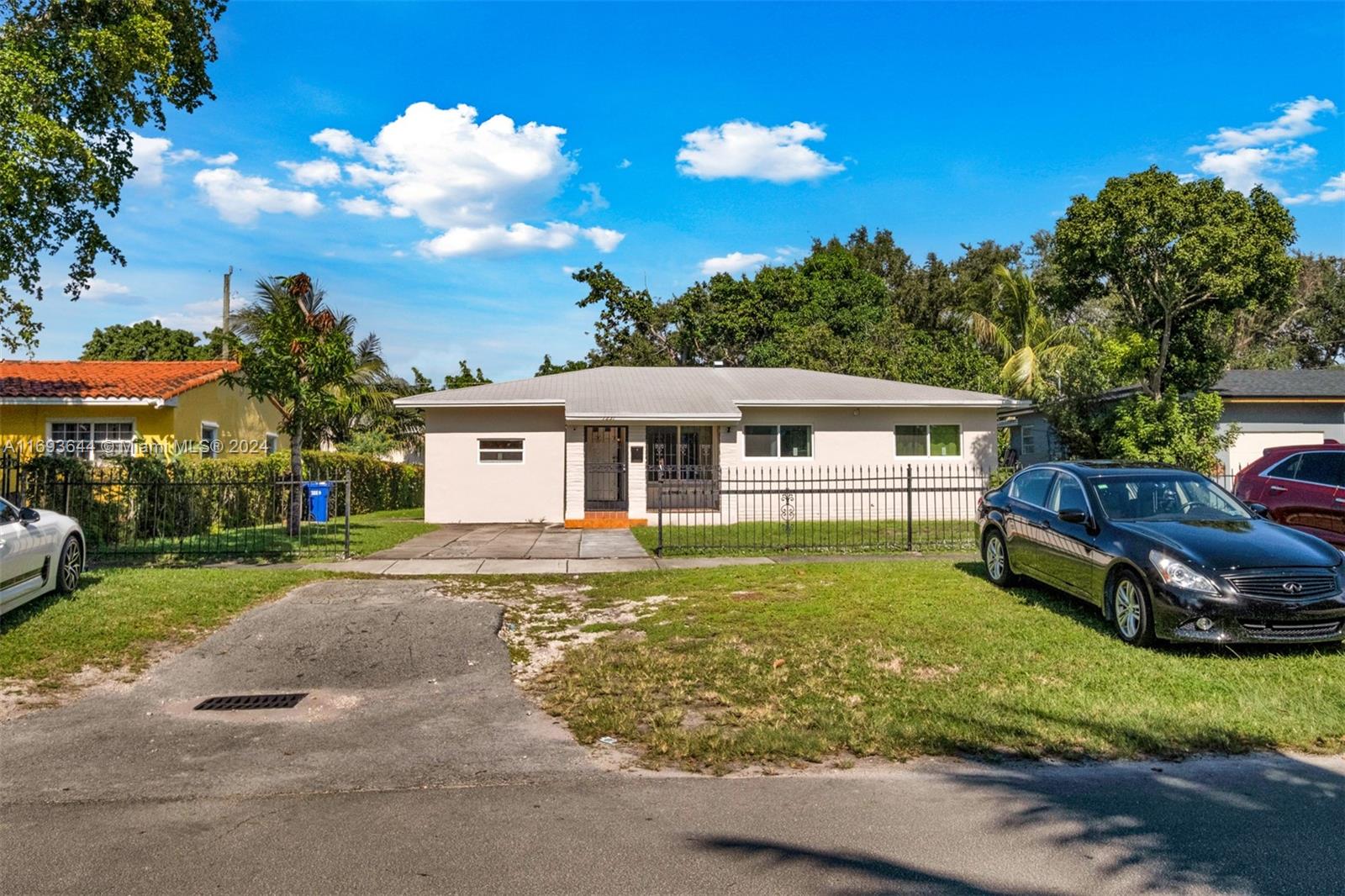 1231 NE 152nd St, North Miami Beach, Florida image 2