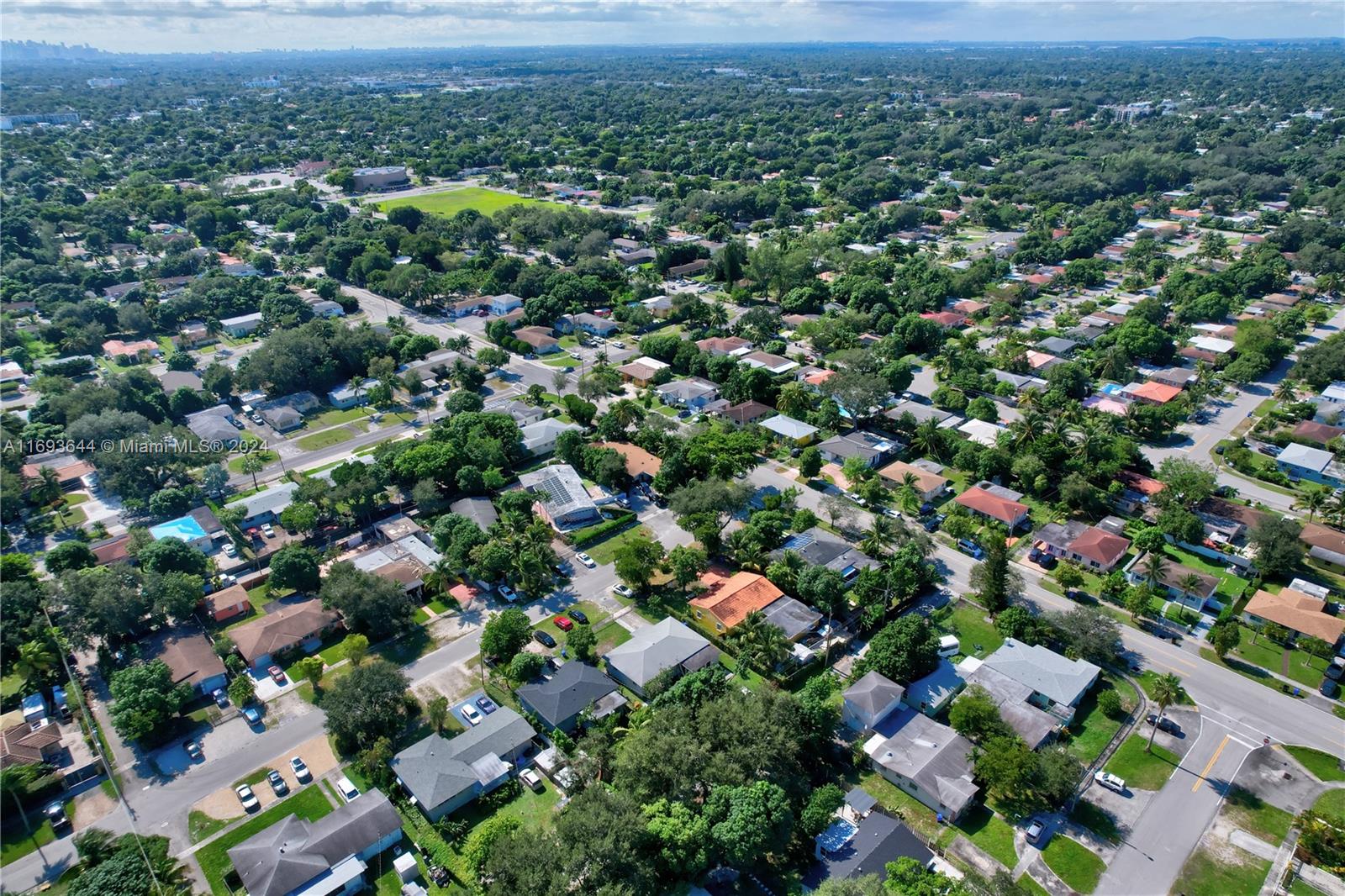 1231 NE 152nd St, North Miami Beach, Florida image 33