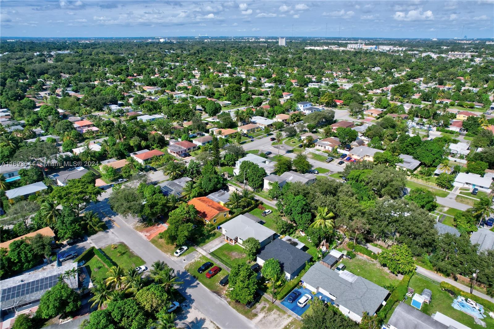 1231 NE 152nd St, North Miami Beach, Florida image 36