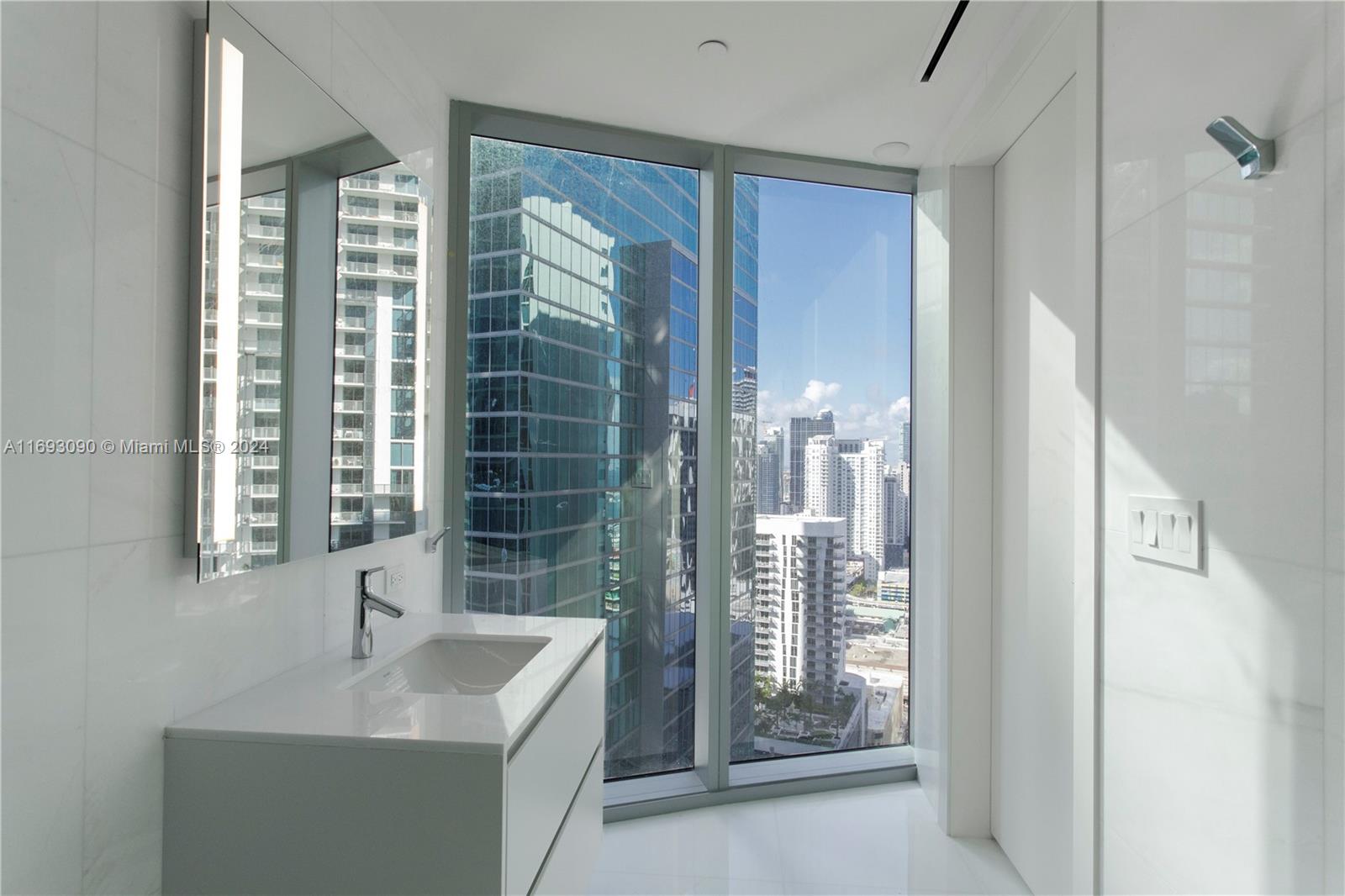 300 Biscayne Blvd Way #3307, Miami, Florida image 19