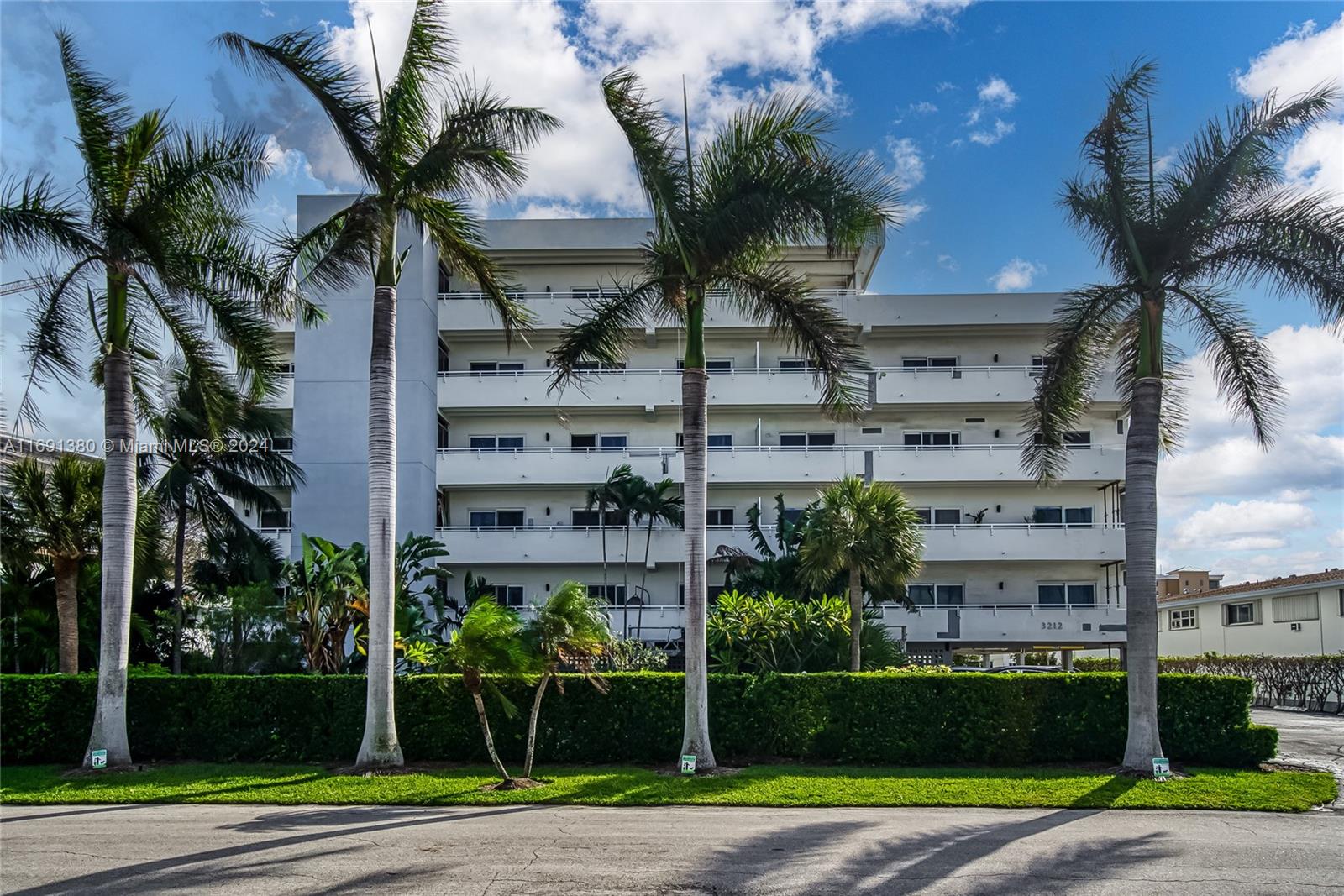 3212 NE 12th St #303, Pompano Beach, Florida image 36